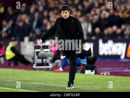 Andoni Iraola, entraîneur de Bournemouth, lors du match de Premier League au London Stadium. Date de la photo : jeudi 1 février 2024. Banque D'Images