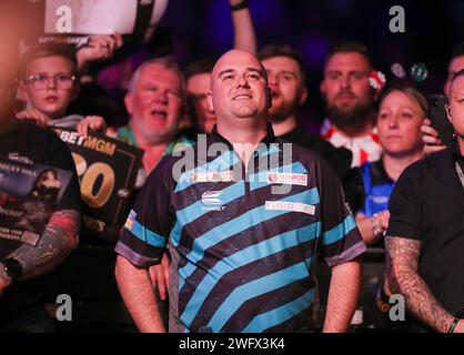 Utilita Arena, Cardiff, Royaume-Uni. 1 février 2024. 2023 PDC Premier League Darts Cardiff Night 1 ; Rob Cross lors de sa marche sur Credit : action plus Sports/Alamy Live News Banque D'Images