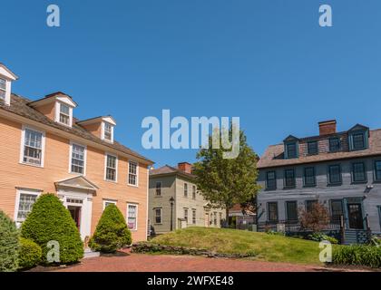 Portsmouth, NH, États-Unis. 12 juillet 2023 : scène de rue dans une ville touristique balnéaire en Nouvelle-Angleterre. Banque D'Images