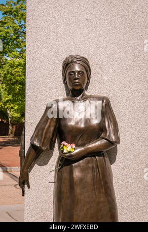 Portsmouth, NH, États-Unis. 12 juillet 2023. Vue rapprochée du visage d'une femme esclave au mémorial africain de Portsmouth. Banque D'Images