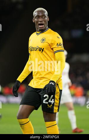 1 février 2024 ; Molineux Stadium, Wolverhampton, West Midlands, Angleterre; premier League football, Wolverhampton Wanderers contre Manchester United ; Toti Gomes of Wolves Banque D'Images