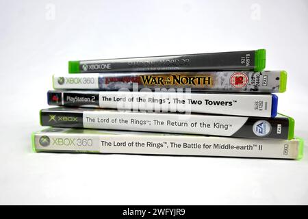 Lord of the Rings LOTR jeux vidéo Stacked pile – pays de Galles, Royaume-Uni – 31 janvier 2024 Banque D'Images