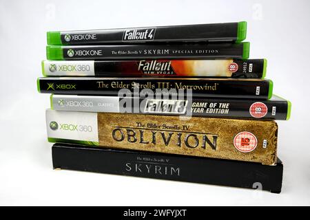 Fallout et The Elder Scrolls jeux vidéo Stacked pile – pays de Galles, Royaume-Uni – 31 janvier 2024 Banque D'Images