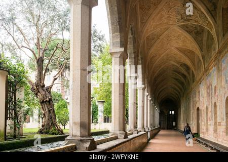 Le cloître de Santa Chiara, à Naples, Italie Banque D'Images