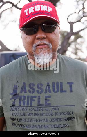 Dripping Spring, États-Unis. 01 février 2024. Environ un millier de personnes se sont rassemblées, ont écouté des discussions sur la sécurité frontalière et ont fait campagne pour des points de discussion conservateurs à la distillerie One Shot à Dripping Spring, Texas, le 1 février 2024. C'était le premier grand rassemblement du convoi 'Take Our Border Back' qui a commencé vers le 29 janvier 2024 et prévoit de se rendre à la frontière du Texas et du Mexique. (Photo de John Rudoff/Sipa USA) crédit : SIPA USA/Alamy Live News Banque D'Images