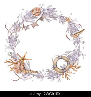 frame est une couronne sur un thème marin. coquillages, coraux, étoiles de mer, algues, bouée de sauvetage, drapeaux. illustration aquarelle. isolé sur fond blanc. Pour tex Banque D'Images