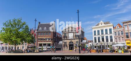 Panorama de la maison de pesage sur la place du marché à Gouda, pays-Bas Banque D'Images