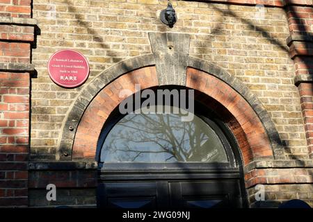 Le laboratoire de chimie historique construit en 1864 à Woolwich Arsenal, un bâtiment classé Grade II. Woolwich, Londres, Royaume-Uni, 19 janvier 2024. Banque D'Images