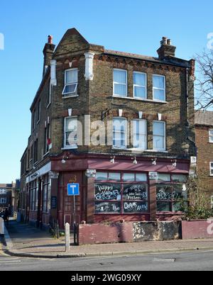 23 Burrage Road, anciennement Queens Arms Pub Un pub typiquement victorien de Londres Woolwich, Londres, Royaume-Uni, 19 janvier 2024. Banque D'Images