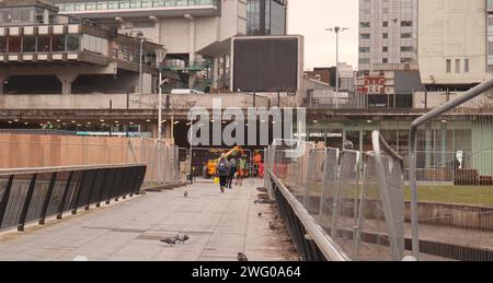 Manchester Piccadilly Gardens – démolition partielle du mur de Berlin en béton Banque D'Images