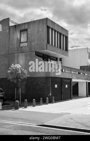 Wolvercote Road maisonnette, partie du brutaliste Lesnes Estate à Thamesmead SE2 construit en 1967 et doit être démoli et réaménagé. Banque D'Images