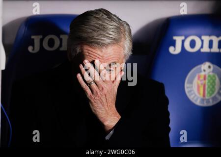 Madrid, Espagne. 01 février 2024. Carlo Ancelotti, entraîneur du Real Madrid, vu lors du match de la Liga 2023/24 entre Getafe et le Real Madrid au Coliseum Stadium. Getafe 0 : 2 Real Madrid (photo Guillermo Martinez/SOPA Images/Sipa USA) crédit : SIPA USA/Alamy Live News Banque D'Images