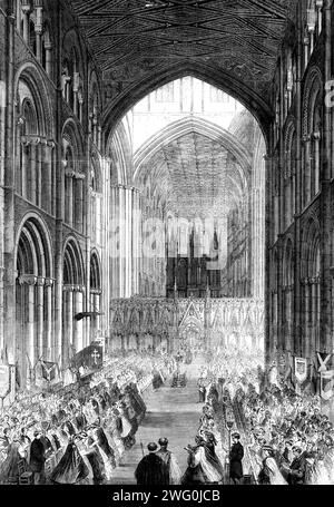 Le Festival choral dans la cathédrale de Peterborough, 1862. Vue de '...la scène saisissante présentée dans la cathédrale pendant le service du matin. Après avoir chanté deux couplets, les chœurs, au nombre de 1200, ont commencé à s'installer dans la cathédrale, et l'hymne a été répété par le chœur de la cathédrale tandis que les autres chanteurs prenaient place. Les chœurs étaient assis dans la cathédrale dans l'ordre suivant, en comptant d'est en ouest : le clergé, premier chœur, deuxième chœur, chœur de la cathédrale, troisième chœur, quatrième chœur, cinquième chœur, sixième chœur, mélodistes. Chaque lieu était marqué par un bouclier de la même couleur que le co Banque D'Images