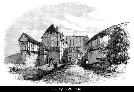 La maison de Luther à Wartburg - d'après un croquis de notre artiste spécial, 1862. Voici la chapelle dans laquelle le grand réformateur prêchait, la maison dans laquelle il vivait, et la chambre qu'il occupait, et dans lequel il était engagé sur sa traduction de la Bible... Luther, en plus d'achever une grande partie de sa traduction de la Bible dans son asile à Wartburg, a écrit ici plusieurs traités contre la confession auriculaire, les vœux monastiques, le célibat clérical, et les prières pour les morts, contre la Sorbonne de Paris, qui avait condamné ses œuvres, et qu'il a exposé au ridicule public. Pendant presque une année entière il Banque D'Images