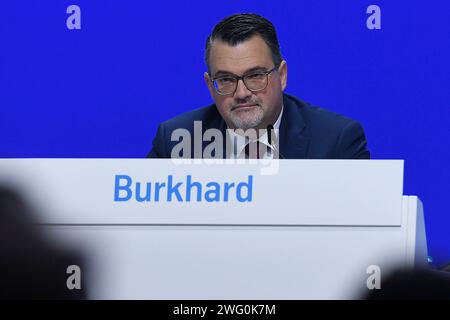 25. Ordentlichen Hauptversammlung der ThyssenKrupp AG am 02.02.2024 im RuhrCongress in Bochum Oliver Burkhard Vorstand für Personal ThyssenKrupp *** 25e Assemblée générale annuelle de ThyssenKrupp AG le 02 02 2024 au RuhrCongress in Bochum Oliver Burkhard Chief Human Resources Officer ThyssenKrupp XRX Banque D'Images