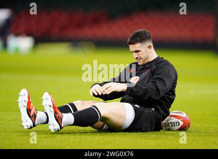 Owen Watkin du pays de Galles lors d'une course par équipe au Principality Stadium de Cardiff. Date de la photo : Vendredi 2 février 2024. Banque D'Images