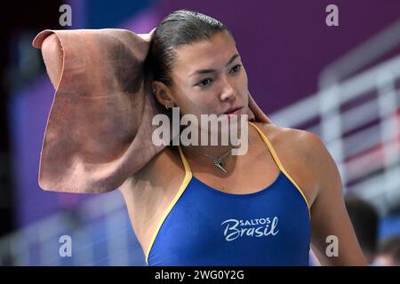 Doha, Qatar. 02 février 2024. Anna Santos, du Brésil, réagit après avoir concouru dans le 1m préliminaire féminin lors du 21e Championnat du monde aquatique au Hamad Aquatic Center à Doha (Qatar), le 02 février 2024. Crédit : Insidefoto di andrea staccioli/Alamy Live News Banque D'Images