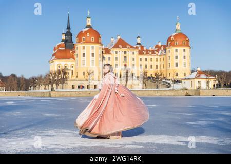 Cette année, le film de conte de fées le plus populaire de tous les temps célèbre un anniversaire spécial. Au château de Moritzburg, l'un des lieux du film, le Banque D'Images