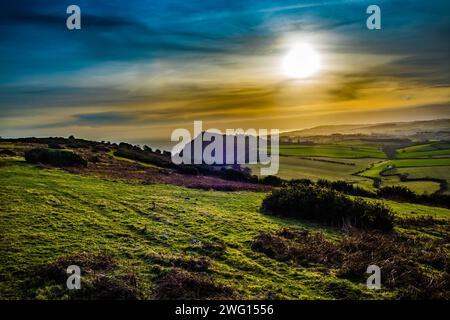 Peak Hill regardant vers High Peak, par une froide soirée de janvier. Banque D'Images