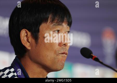 Doha, Qatar. 2 février 2024. Hajime Moriyasu (JPN) football/football : l'entraîneur-chef du Japon Moriyasu à la conférence de presse d'avant-match de la coupe d'Asie de l'AFC Qatar 2023 au main Media Center à Doha, Qatar . Crédit : Mutsu Kawamori/AFLO/Alamy Live News Banque D'Images