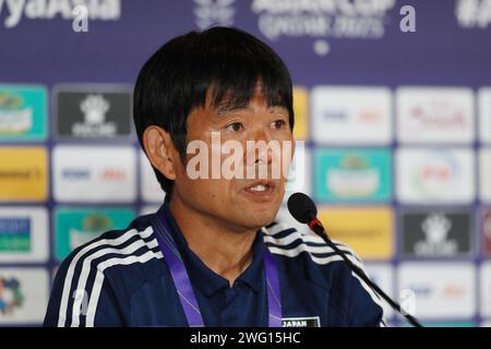 Doha, Qatar. 2 février 2024. Hajime Moriyasu (JPN) football/football : l'entraîneur-chef du Japon Moriyasu à la conférence de presse d'avant-match de la coupe d'Asie de l'AFC Qatar 2023 au main Media Center à Doha, Qatar . Crédit : Mutsu Kawamori/AFLO/Alamy Live News Banque D'Images