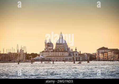 Basilica di Santa Maria della Salute, Punta della Dogana, Venise, Italie Banque D'Images