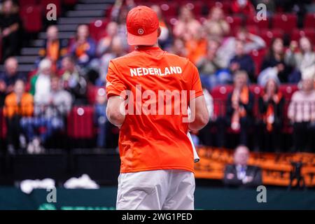 Groningen, pays-Bas. 2 février 2024. GRONINGEN, PAYS-BAS - 2 FÉVRIER : Tallon Griekspoor des pays-Bas depuis l'arrière lors du match de qualification de la coupe Davis 2024 entre les pays-Bas et la Suisse à Martiniplaza le 2 février 2024 à Groningen, pays-Bas. (Photo Andre Weening/Orange Pictures) crédit : dpa/Alamy Live News Banque D'Images