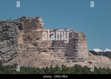 Vue rapprochée du mémorial du Crazy Horse, en train d'être sculpté à flanc de montagne Banque D'Images