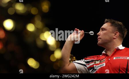 Cardiff, Royaume-Uni. 01 février 2024. Gerwyn Price of Wales. Les fléchettes BetMGM Premier League 2024, première nuit à l'Utilita Arena Cardiff à Cardiff, pays de Galles du Sud, le jeudi 1 février 2024. Cette image ne peut être utilisée qu'à des fins éditoriales. Usage éditorial uniquement, photo par Andrew Orchard/Andrew Orchard photographie sportive/Alamy Live News crédit : Andrew Orchard photographie sportive/Alamy Live News Banque D'Images