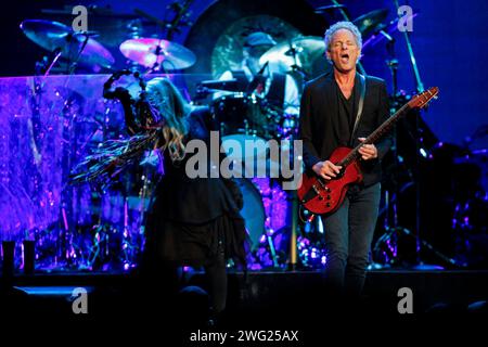 Stevie Nicks, chanteur, batteur Mick Fleetwood, et Lindsey Buckingham guitariste de Fleetwood Mac jouent au TD Garden à Boston, Massac Banque D'Images