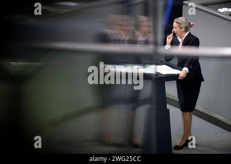 Alice Weidel - Bundestag DEU, Deutschland, Allemagne, Berlin, 31.01.2024 Rede von Alice Weidel , AfD alternative fuer Deutschland, waehrend der Debatte BEI einer Sitzung des Deutschen Bundestages ueber die Regierungserklaerung an den Bundestag zur Haushaltscheidung im Deutschen Bundestag in Berlin, Deutschland en: discours d'Alice Weidel , AfD , alternative pour l'Allemagne, lors du débat lors d'une réunion du Bundestag allemand sur la déclaration du gouvernement au Bundestag sur la décision budgétaire à Berlin, Allemagne *** Alice Weidel Bundestag DEU, Deutschland, Allemagne, Berlin, 31 01 2024 Discours Banque D'Images