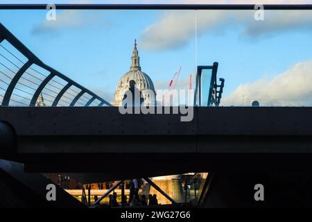 Bankside, Londres, Royaume-Uni. 2 février 2024. UK Météo : soirée ensoleillée à Londres. Crédit : Matthew Chattle/Alamy Live News Banque D'Images