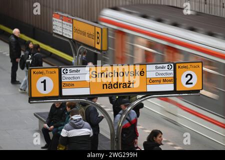 Prague, République tchèque. 02 février 2024. Station de métro Smichovske nadrazi à Prague, République tchèque, 2 février 2024. Crédit : Michal Kamaryt/CTK photo/Alamy Live News Banque D'Images