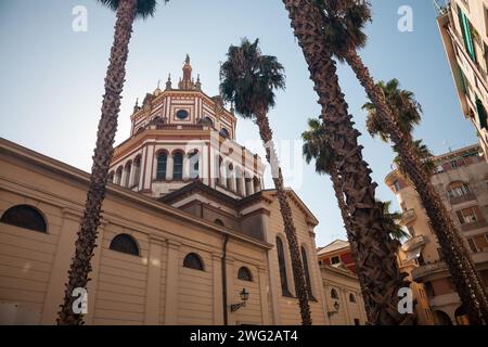Basilique Saint Gervasio et Saint Protasio dans la ville balnéaire de Rapallo sur la riviera italienne, Ligurie, Italie Banque D'Images