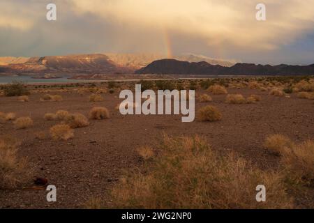 Rainbow Over Lake Mead National Park Recreation Area, Nevada Banque D'Images