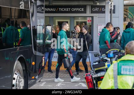 Newport, Royaume-Uni. 28 janvier 2024. Diogo Dalot arrive lors du match du 4e tour de la FA Cup du comté de Newport contre Manchester United FC Emirates à Rodney Parade, Newport, pays de Galles, Royaume-Uni le 28 janvier 2024 Credit : Every second Media/Alamy Live News Banque D'Images