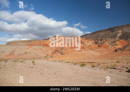 Route de terre à travers Lake Mead National Recreation Area, Nevada Banque D'Images