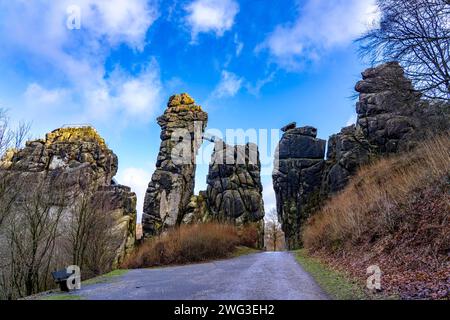 Die Externsteine, eine Sandstein Felsformtation, im Teutoburger Wald, BEI Horn-Bad Meinberg, Kreis Lippe, NRW, Deutschland, Externsteine *** l'Externsteine, une formation rocheuse de grès, dans la forêt de Teutoburg, près de Horn Bad Meinberg, district de Lippe, NRW, Allemagne, Externsteine Banque D'Images