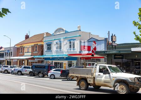 Cooma, ville australienne en Nouvelle-Galles du Sud, boutiques et magasins sur la main Street, Australie, 2023 Banque D'Images