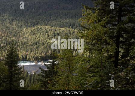 Le parc provincial Wells Gray est un grand parc sauvage situé à l'est du district régional de Cariboo en Colombie-Britannique au Canada. Banque D'Images