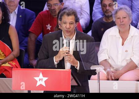 Ministre des Finances, Fernando Haddad lors de l'événement de l'affiliation de Marta Suplicy avec le Parti des travailleurs, à Casa de Portugal, dans le quartier Liberdade, région centrale de São Paulo, ce vendredi 2. Crédit : Brazil photo Press/Alamy Live News Banque D'Images