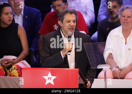 Ministre des Finances, Fernando Haddad lors de l'événement de l'affiliation de Marta Suplicy avec le Parti des travailleurs, à Casa de Portugal, dans le quartier Liberdade, région centrale de São Paulo, ce vendredi 2. Crédit : Brazil photo Press/Alamy Live News Banque D'Images