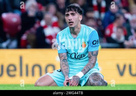 Bilbao, Espagne. 02 février 2024. Manu Morlanes du RCD Mallorca fait des gestes lors du match de la Liga EA Sports entre l'Athletic Club et le RCD Mallorca au stade San Mames de Bilbao. Score final : Athletic Club 4:0 RCD Mallorca (photo Francis Gonzalez/SOPA Images/Sipa USA) crédit : SIPA USA/Alamy Live News Banque D'Images