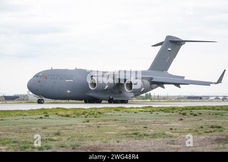 KONYA, TURKIYE - 09 MAI 2023 : atterrissage du Boeing C-17a Globemaster III (F-238 UE-3) de l'armée de l'air des Émirats arabes Unis à l'aéroport de Konya pendant l'Aigl anatolien Banque D'Images