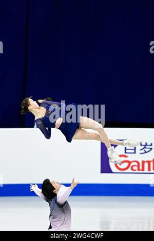 Shanghai, Chine. 03 février 2024. Yuchen WANG & Lei ZHU (CHN), lors du Patinage libre par paires, lors des Championnats de patinage artistique des quatre continents de l'ISU 2024, au SPD Bank Oriental Sports Center, le 3 février 2024 à Shanghai, en Chine. (Photo de Raniero Corbelletti/AFLO) crédit : AFLO Co. Ltd./Alamy Live News Banque D'Images