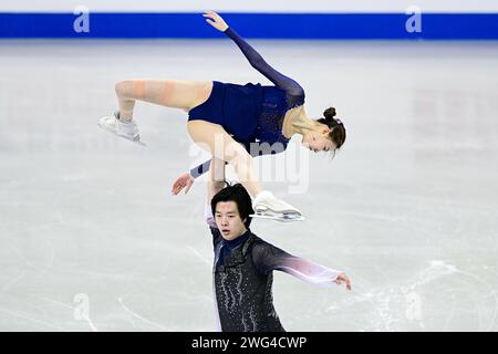 Shanghai, Chine. 03 février 2024. Yuchen WANG & Lei ZHU (CHN), lors du Patinage libre par paires, lors des Championnats de patinage artistique des quatre continents de l'ISU 2024, au SPD Bank Oriental Sports Center, le 3 février 2024 à Shanghai, en Chine. (Photo de Raniero Corbelletti/AFLO) crédit : AFLO Co. Ltd./Alamy Live News Banque D'Images