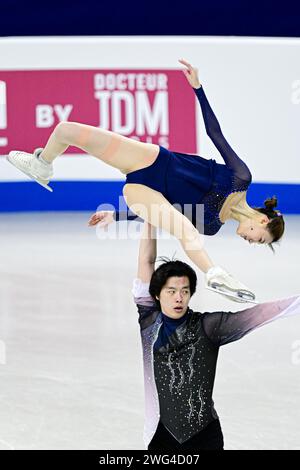 Shanghai, Chine. 03 février 2024. Yuchen WANG & Lei ZHU (CHN), lors du Patinage libre par paires, lors des Championnats de patinage artistique des quatre continents de l'ISU 2024, au SPD Bank Oriental Sports Center, le 3 février 2024 à Shanghai, en Chine. (Photo de Raniero Corbelletti/AFLO) crédit : AFLO Co. Ltd./Alamy Live News Banque D'Images