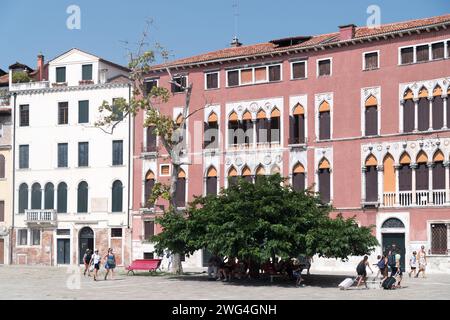 Palazzo Soranzo gothique du XVe siècle sur Campo San Polo à San Polo sestiere dans le centre historique de Venise, Vénétie, Italie © Wojciech Strozyk / Alamy S. Banque D'Images