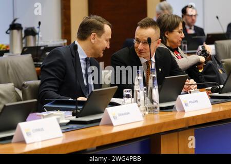 Radoslaw SIKORSKI, ministre avant la réunion informelle des ministres des Affaires étrangères de l'UE à Bruxelles, en Belgique, le 3 février 2024. Crédit : ALEXANDROS MICHAILIDIS/Alamy Live News Banque D'Images