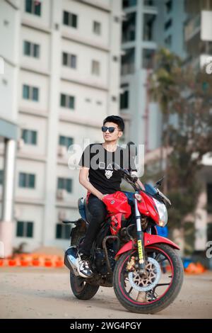 10000+ Best Biker Boy Stock photos et images haute résolution | Free Stylish & Biker DP | Cute Smart Boy & Biker style Freee High RES photos stock Banque D'Images